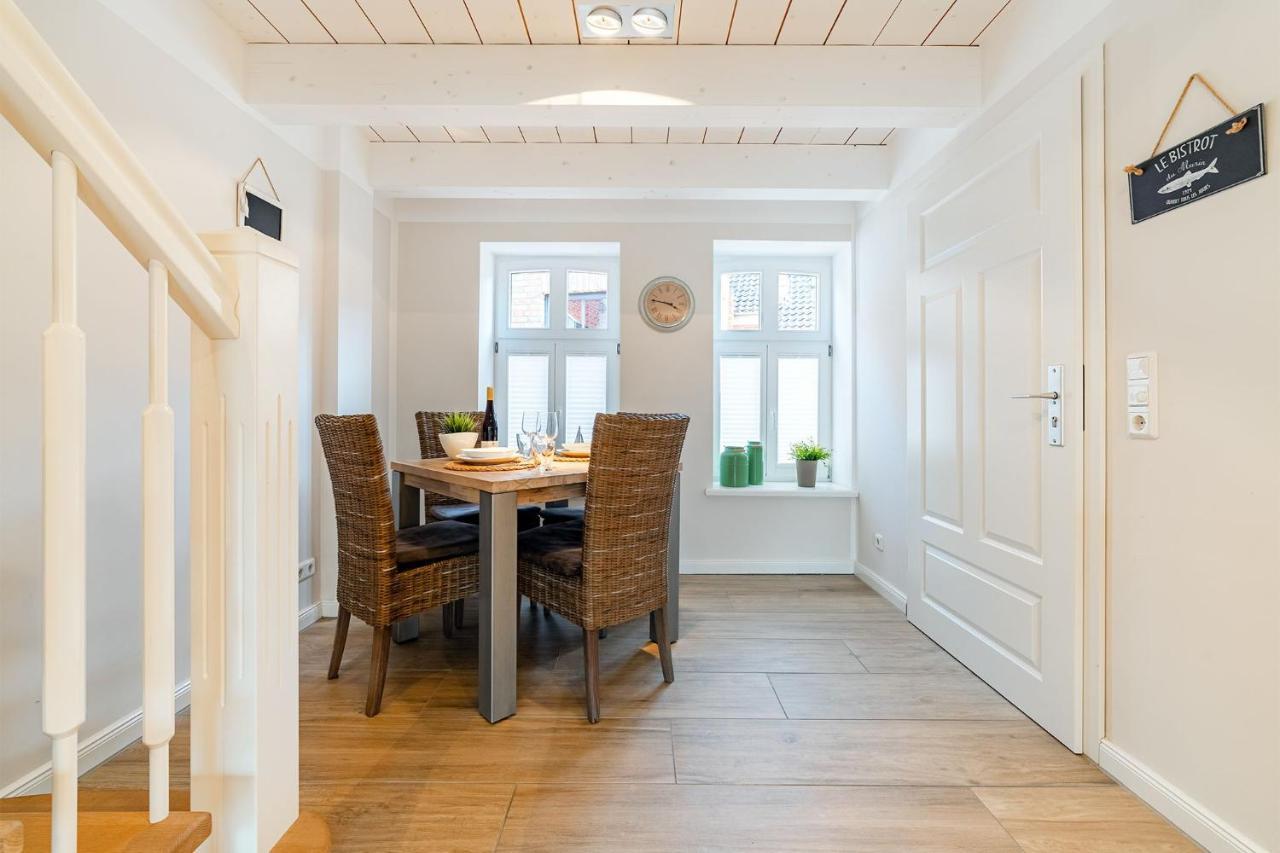 Haus Am Siel 02, Zentral Mit Eigenem Steg Villa Greetsiel Eksteriør billede